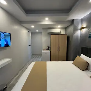 Hotel apartamentowy White Palace Halic