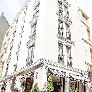 Oda ve Kahvaltı Mola Galata
